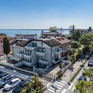  Apartment Peninsula