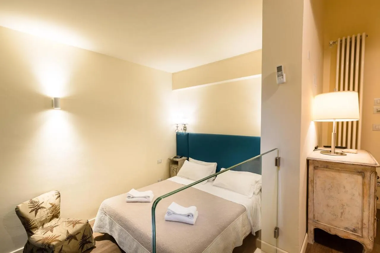 ***  Hotel Serenella Σιρμιόνε Ιταλία